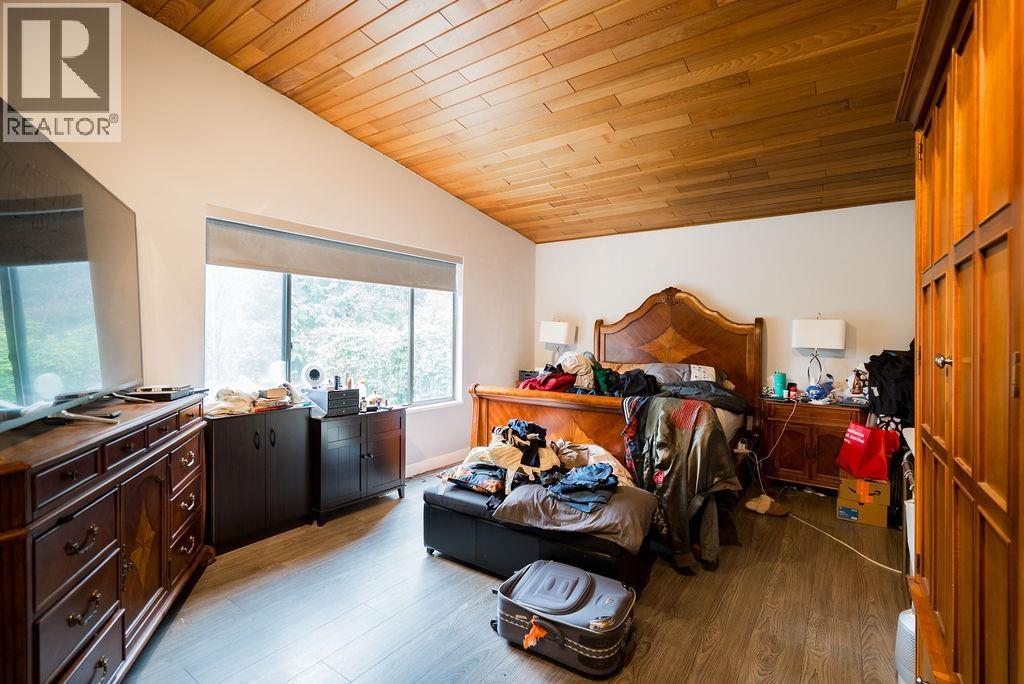 2525 Norcrest Court, Burnaby, British Columbia  V3J 1C7 - Photo 15 - R3074793