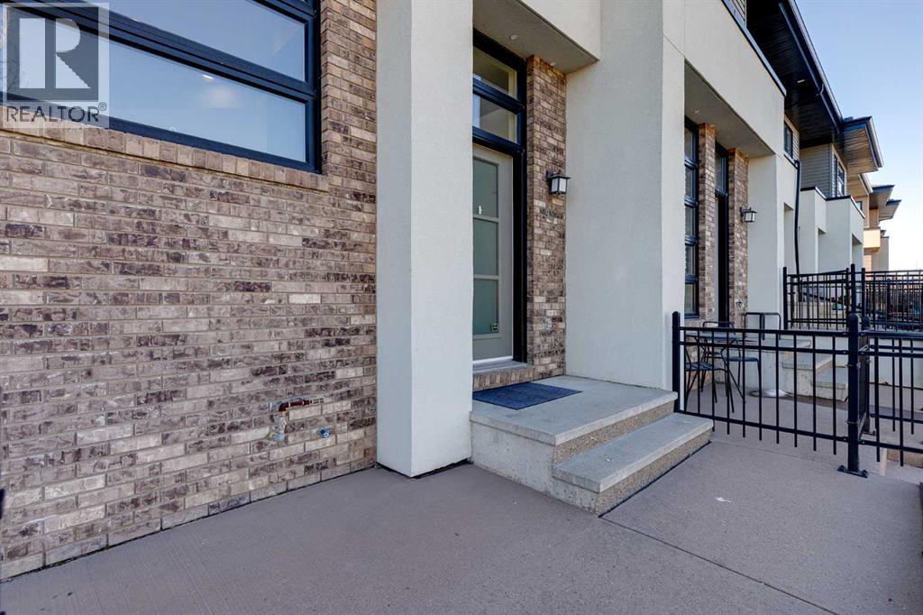 47 Aspen Hills Green Sw, Calgary, Alberta  T3H 0R7 - Photo 3 - A2283509