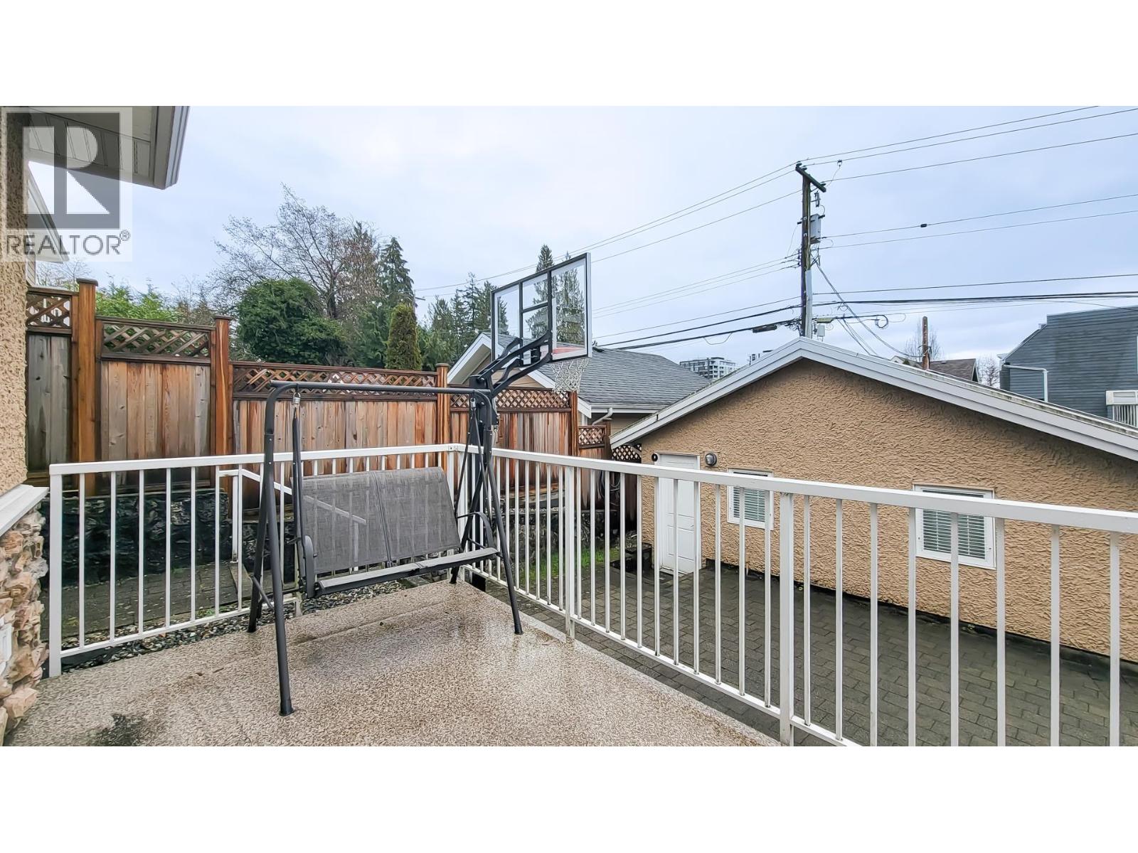 203 E 18th Street, North Vancouver, British Columbia  V7L 2X7 - Photo 25 - R3089810