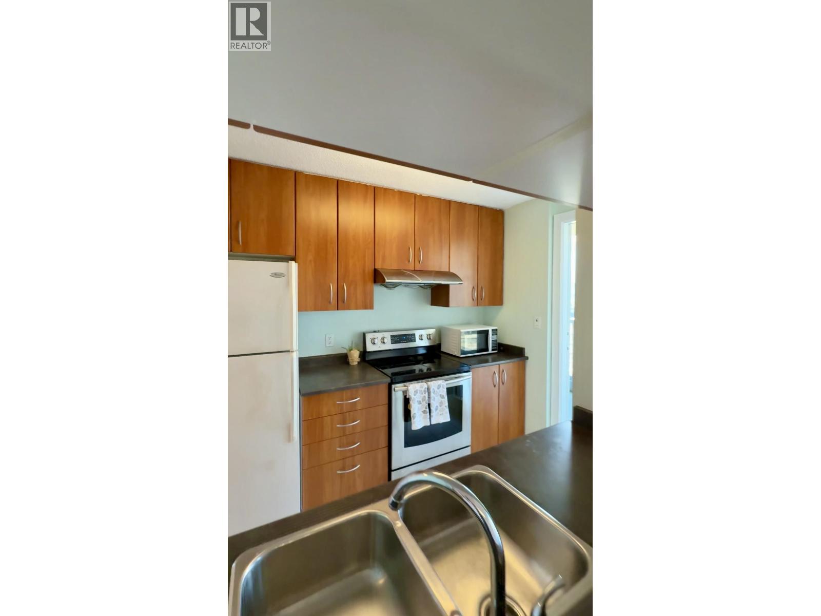 2409 3663 Crowley Drive, Vancouver, British Columbia  V5R 6H4 - Photo 6 - R3089375