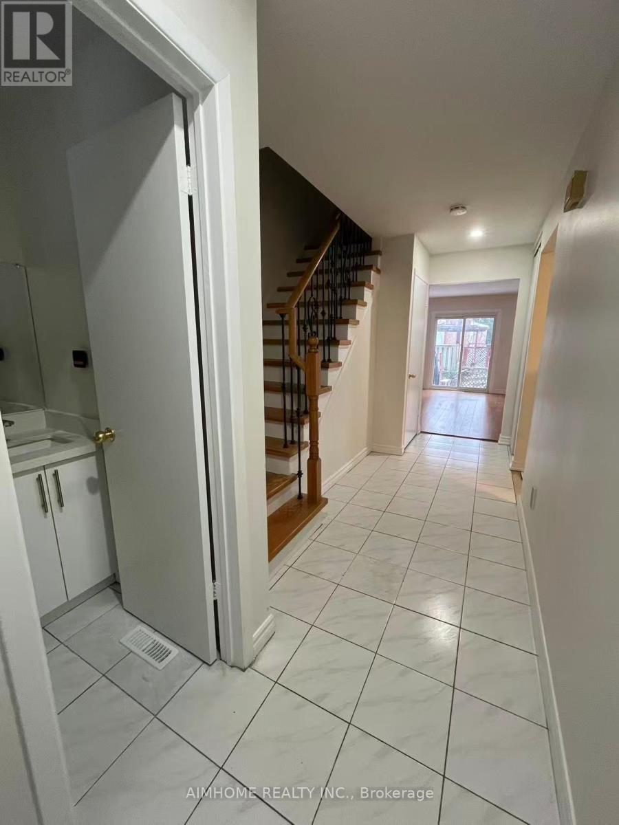 60 Plum Brook Crescent, Toronto, Ontario  M1S 3Z8 - Photo 2 - E12788552