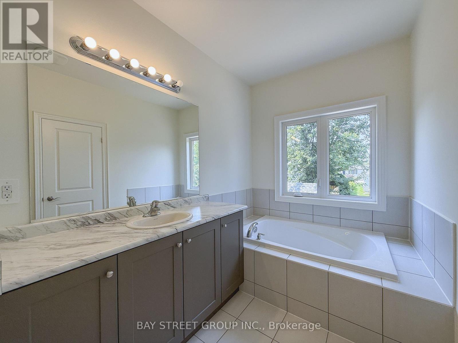 18 Shelson Place, Georgina, Ontario  L0E 1R0 - Photo 16 - N12788554