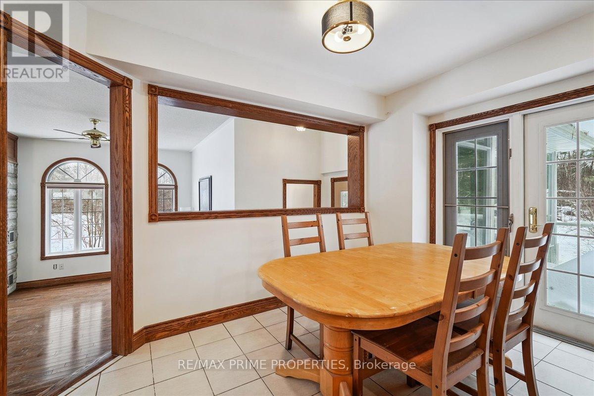 3016 Cole Road, East Gwillimbury, Ontario  L0G 1R0 - Photo 5 - N12788562