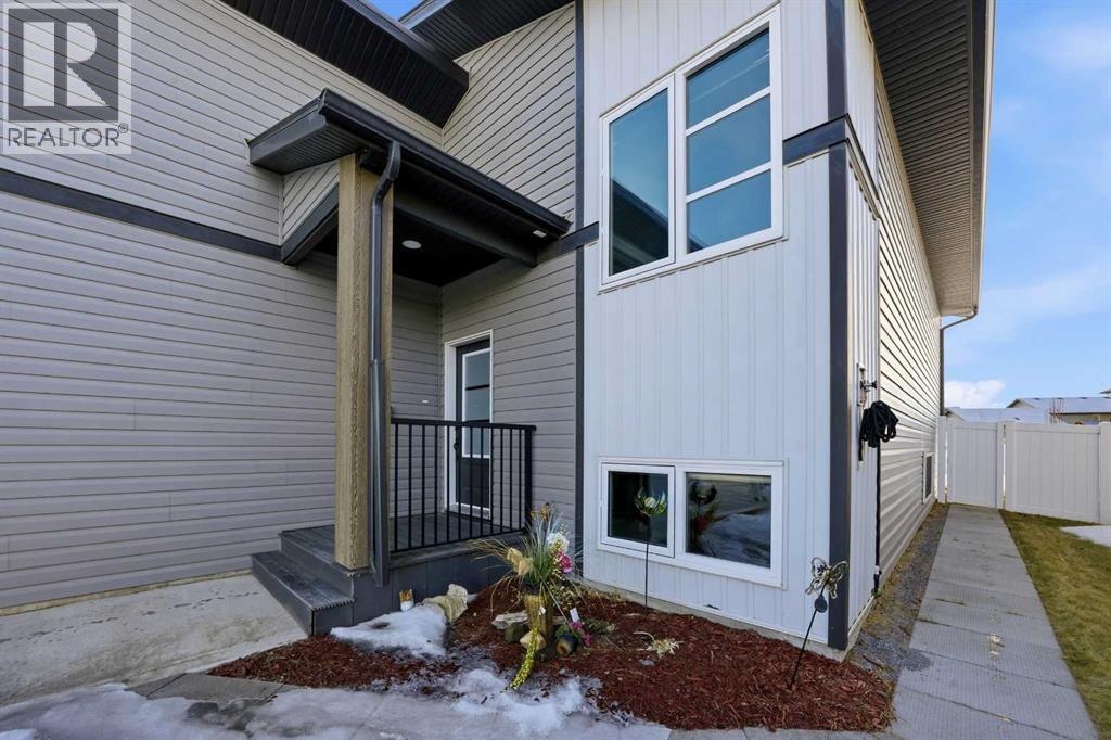 9 Aztec Street, Blackfalds, Alberta  T4M 0M7 - Photo 3 - A2285752