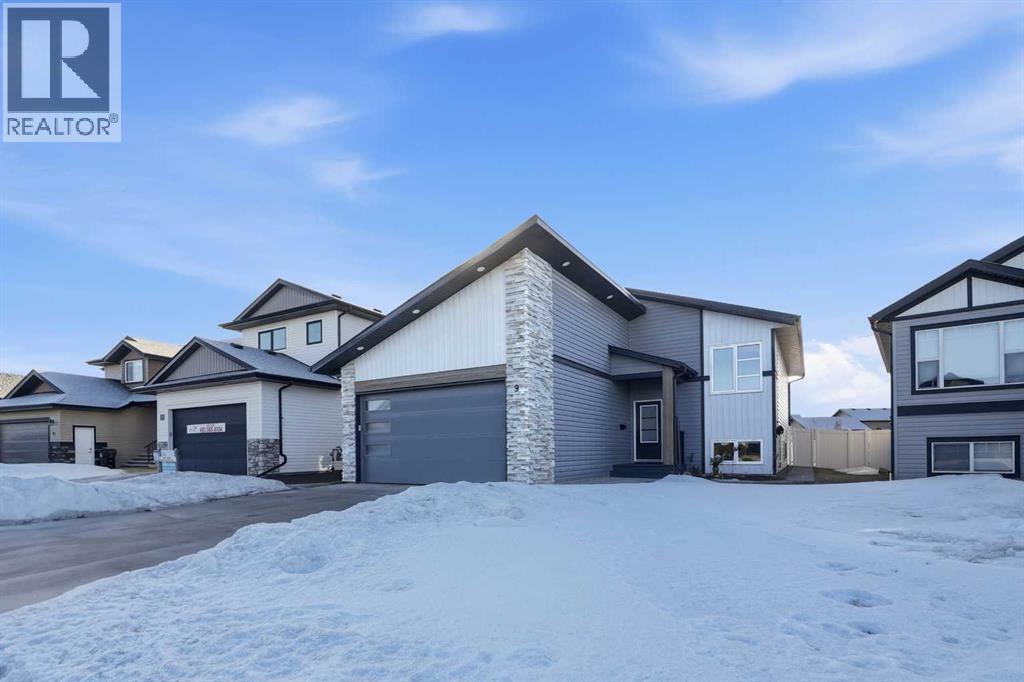 9 Aztec Street, Blackfalds, Alberta  T4M 0M7 - Photo 2 - A2285752