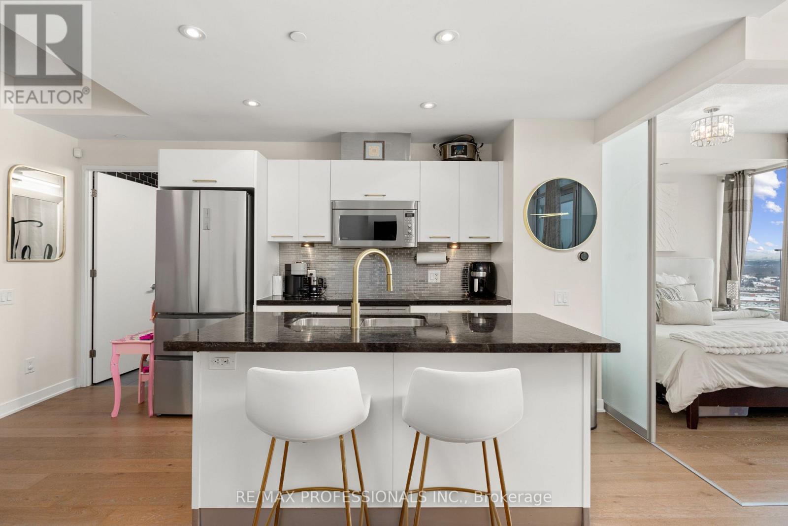 1810 - 90 Park Lawn Road, Toronto, Ontario  M8Y 0B6 - Photo 5 - W12735470