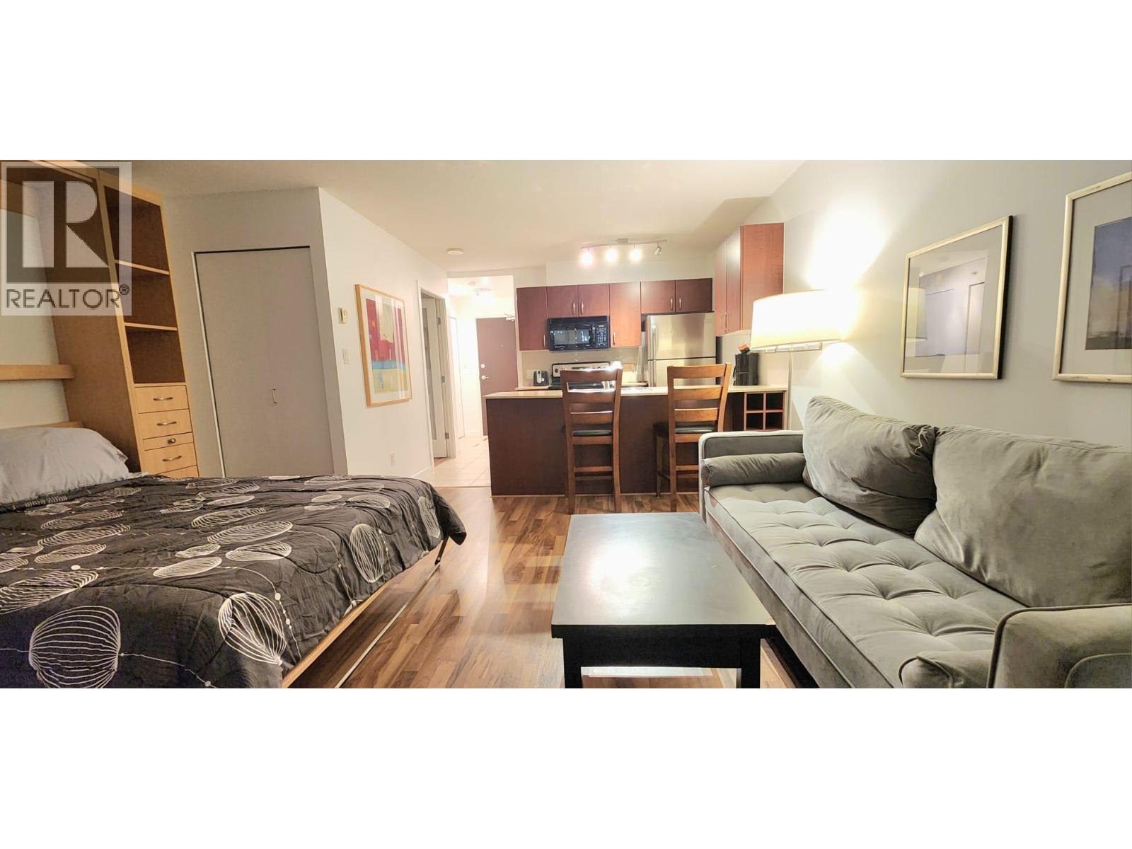 1712 610 Granville Street, Vancouver, British Columbia  V6C 3T3 - Photo 3 - R3087632