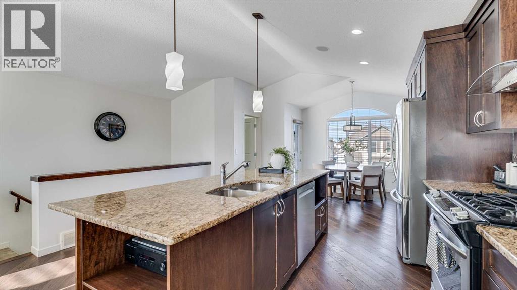 389 Cranberry Circle Se, Calgary, Alberta  T3M 0L8 - Photo 3 - A2281423