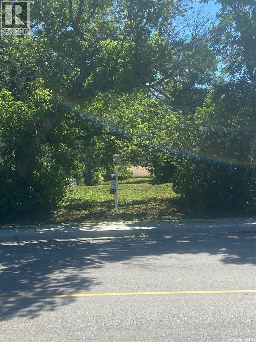 825 Elphinstone Street, Regina, Saskatchewan  S4T 3L5 - Photo 4 - SK028576