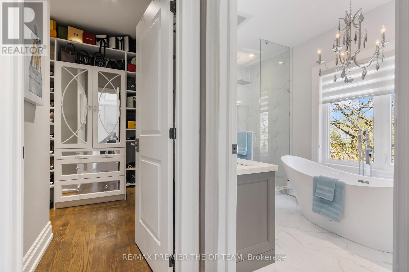 5 Storey Crescent, Toronto, Ontario  M9B 3C7 - Photo 16 - W12788534