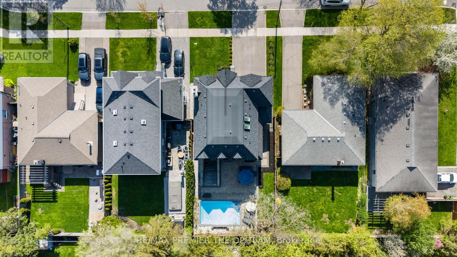 5 Storey Crescent, Toronto, Ontario  M9B 3C7 - Photo 37 - W12788534