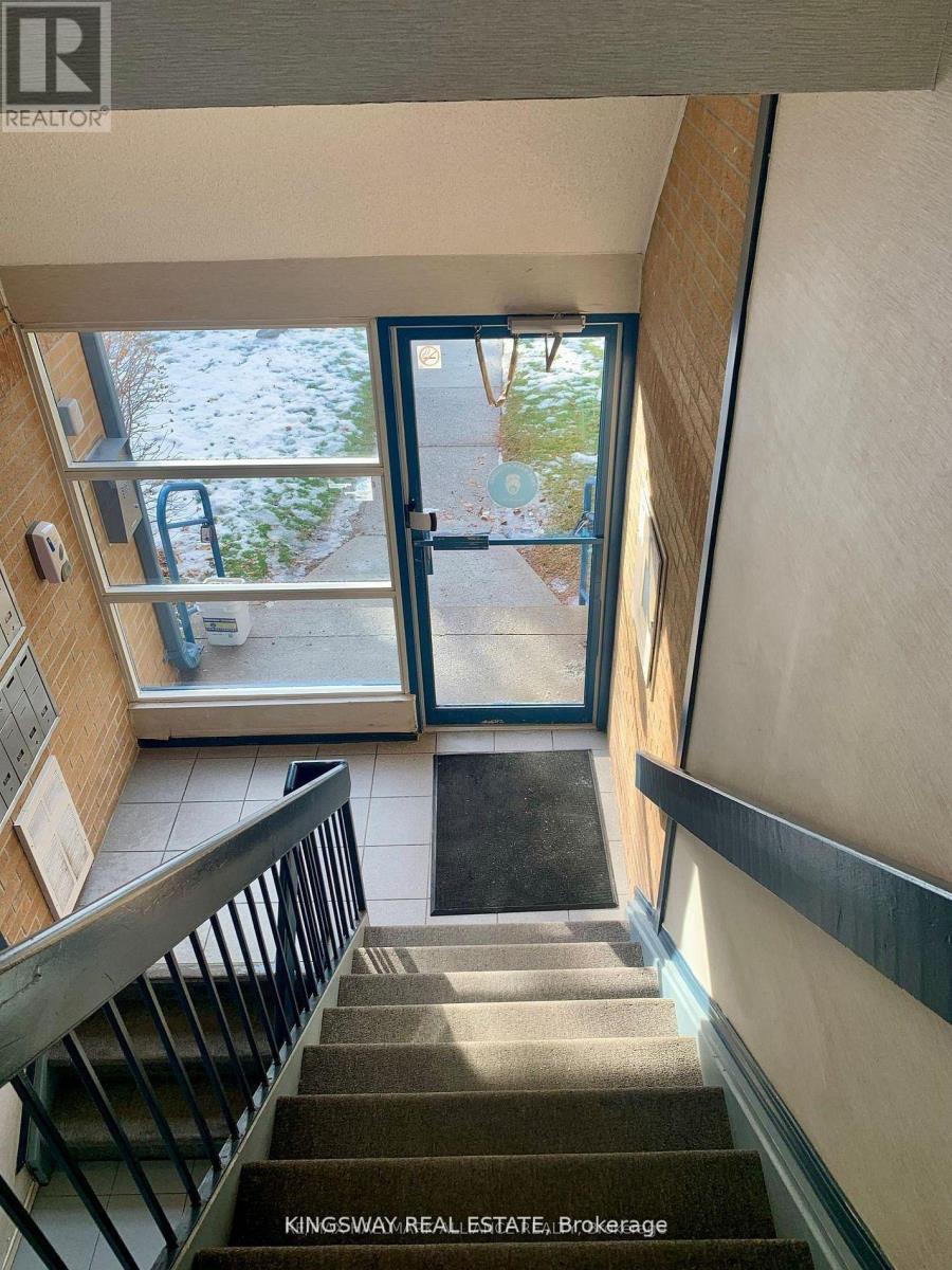 922 - 95 Trailwood Drive, Mississauga, Ontario  L4Z 3L2 - Photo 2 - W12788540