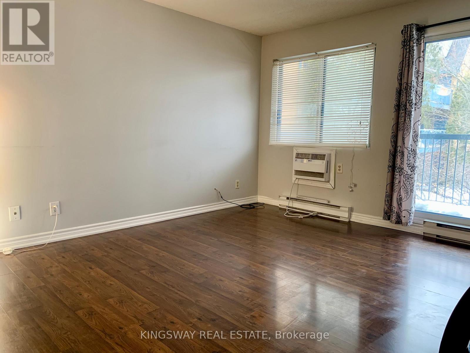 922 - 95 Trailwood Drive, Mississauga, Ontario  L4Z 3L2 - Photo 4 - W12788540