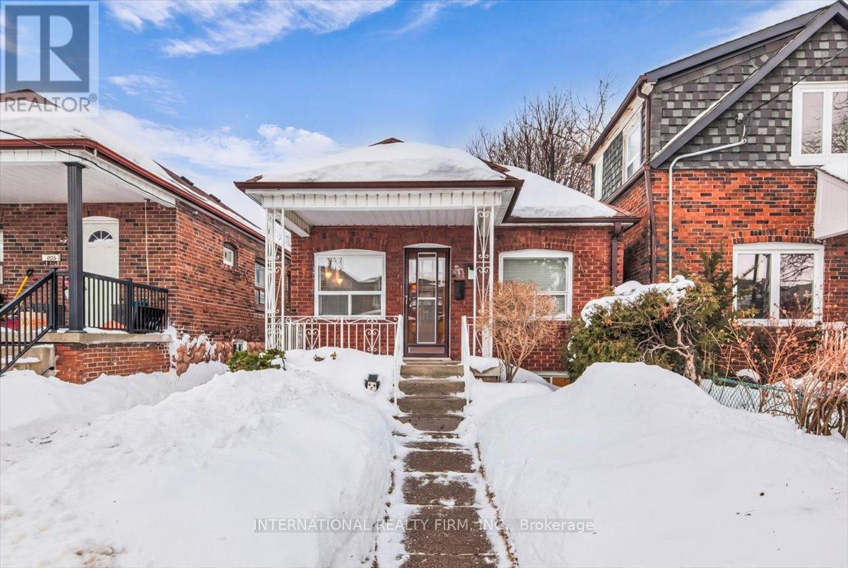 41 BRANSTONE ROAD, Toronto, Ontario