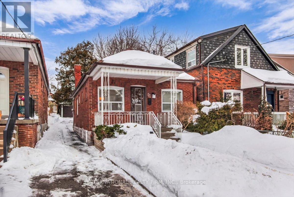 41 Branstone Road, Toronto, Ontario  M6E 4E3 - Photo 2 - W12788576