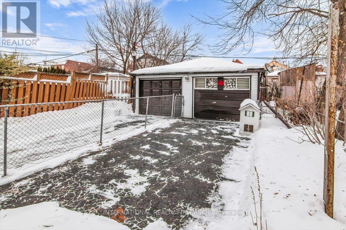 41 Branstone Road, Toronto, Ontario  M6E 4E3 - Photo 31 - W12788576