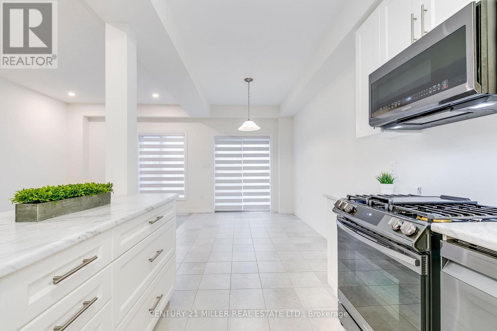 33 Beasley Grove, Hamilton, Ontario  L9K 0J9 - Photo 13 - X12788556