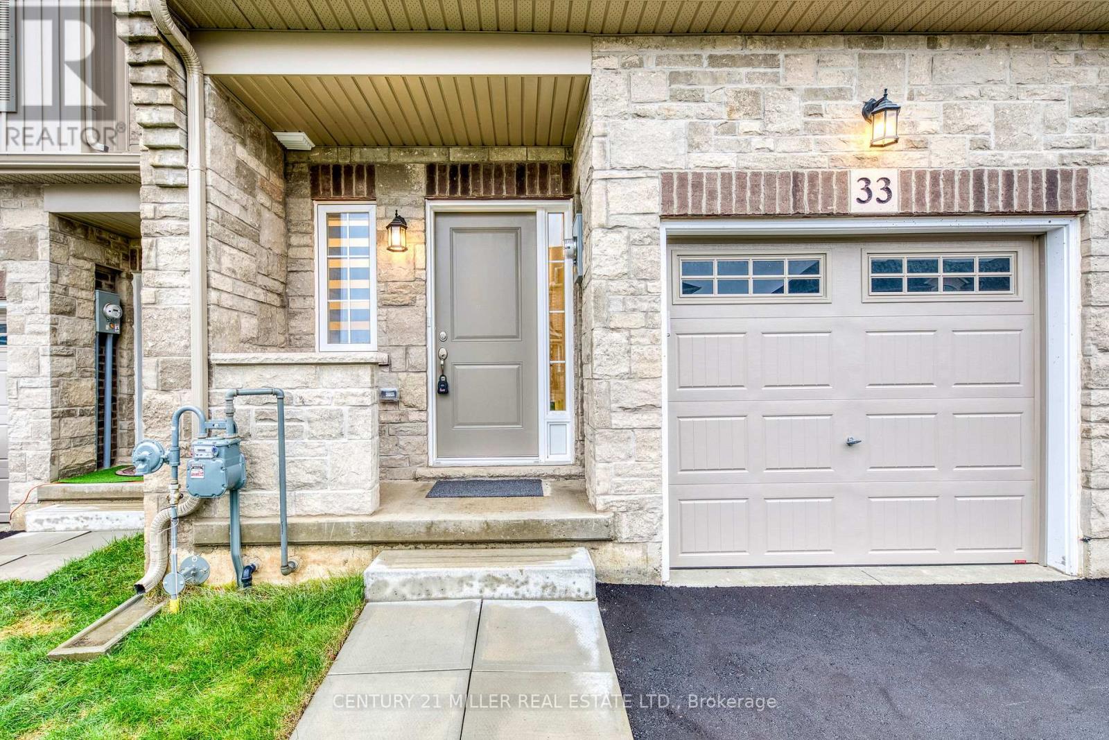 33 Beasley Grove, Hamilton, Ontario  L9K 0J9 - Photo 2 - X12788556