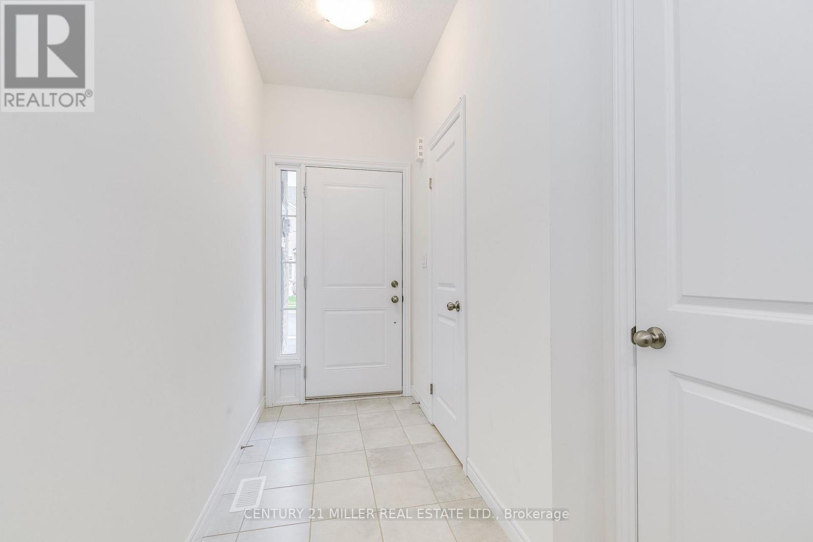 33 Beasley Grove, Hamilton, Ontario  L9K 0J9 - Photo 3 - X12788556