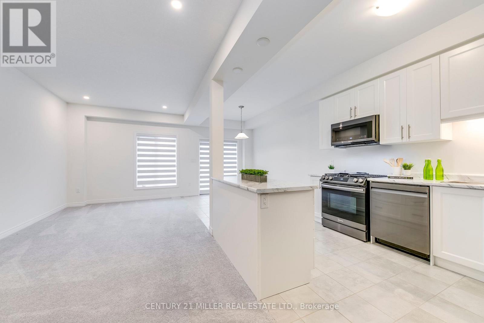 33 Beasley Grove, Hamilton, Ontario  L9K 0J9 - Photo 4 - X12788556