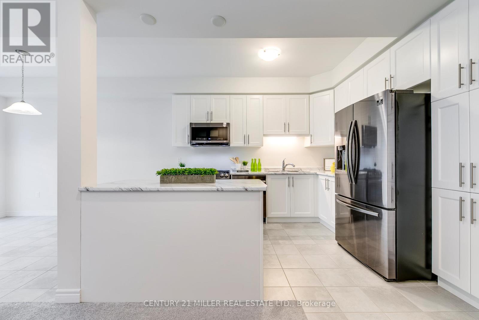 33 Beasley Grove, Hamilton, Ontario  L9K 0J9 - Photo 5 - X12788556