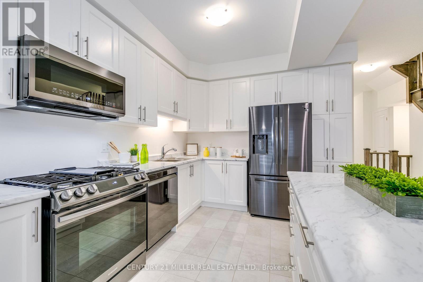 33 Beasley Grove, Hamilton, Ontario  L9K 0J9 - Photo 8 - X12788556