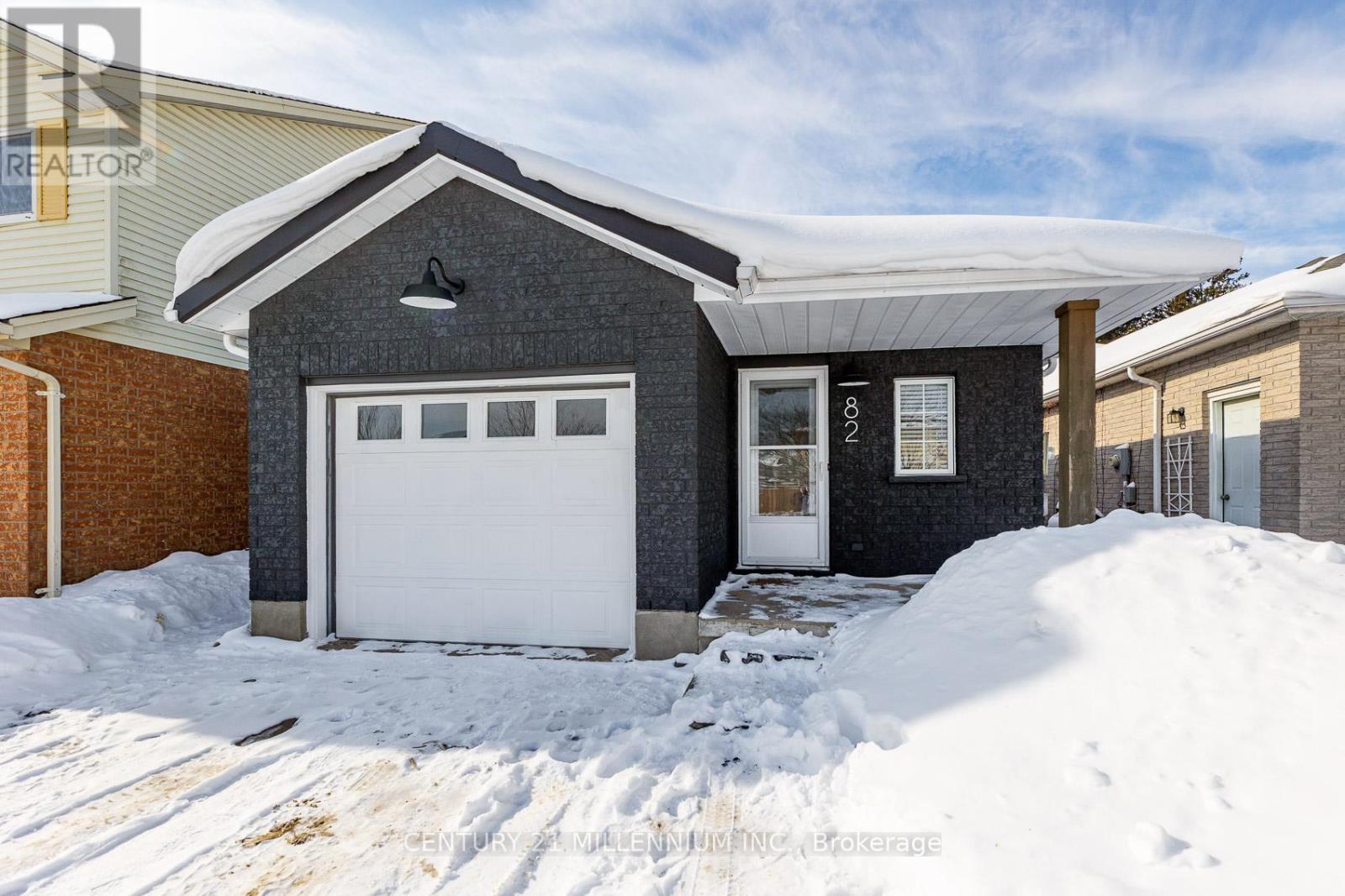 82 Orchid Crescent, Kitchener, Ontario  N2E 3N4 - Photo 3 - X12788568