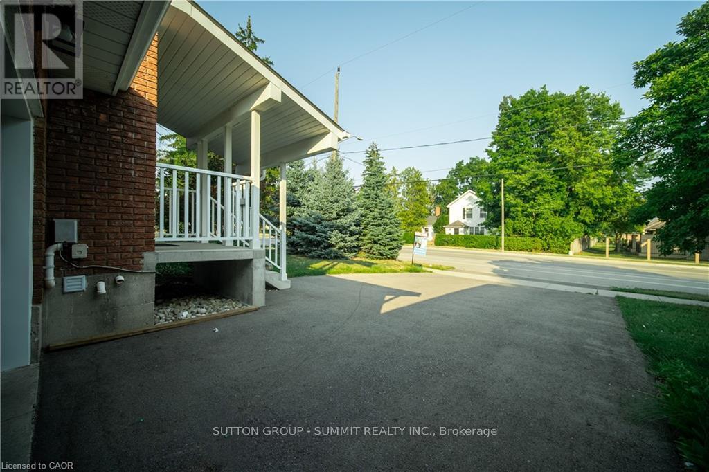 100 North Park Street, Brantford, Ontario  N3R 4K1 - Photo 3 - X12788570