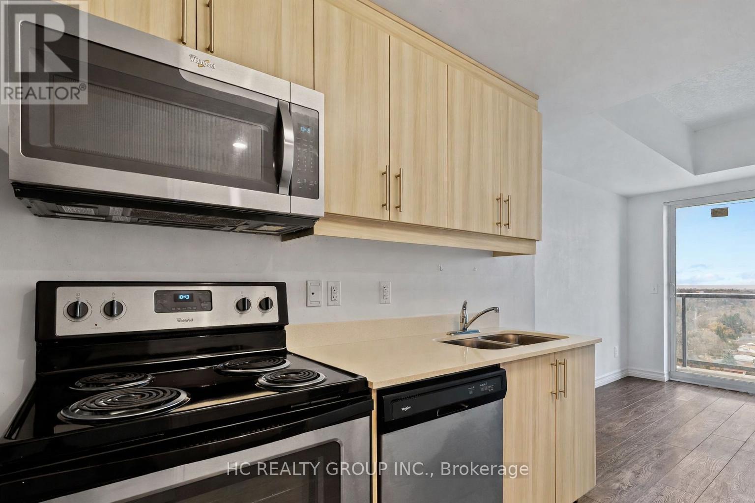 1602 - 158 King Street, Waterloo, Ontario  L6A 1G3 - Photo 4 - X12788572