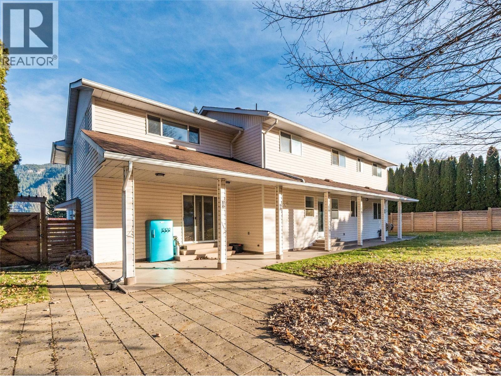 2628 6th Avenue, Castlegar, British Columbia  V1N 2W2 - Photo 7 - 10375853