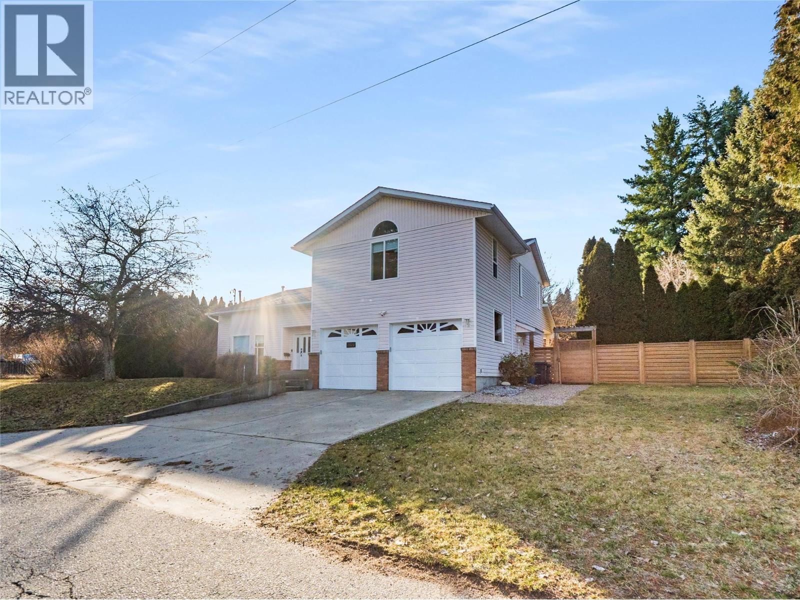 2628 6th Avenue, Castlegar, British Columbia  V1N 2W2 - Photo 8 - 10375853