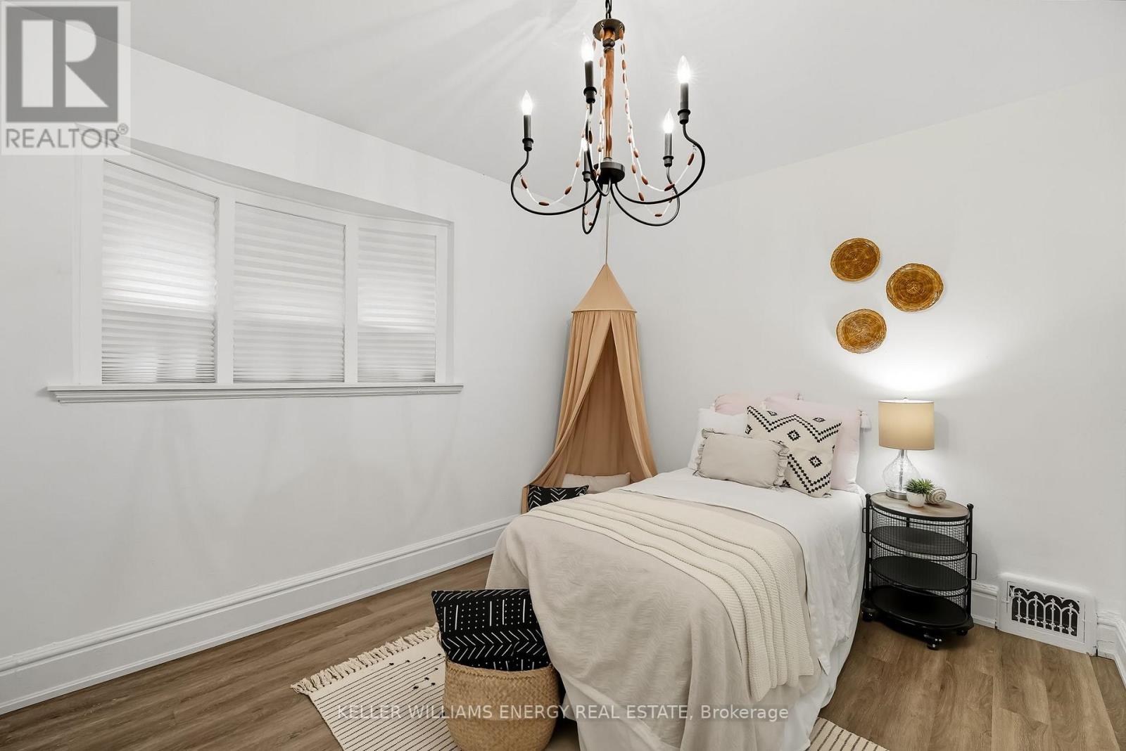 25 Spring Grove Avenue, Toronto, Ontario  M6N 3H2 - Photo 33 - W12788632