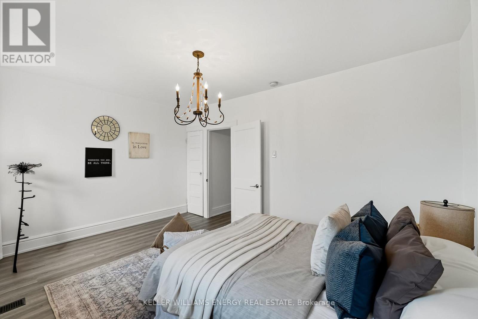 25 Spring Grove Avenue, Toronto, Ontario  M6N 3H2 - Photo 38 - W12788632