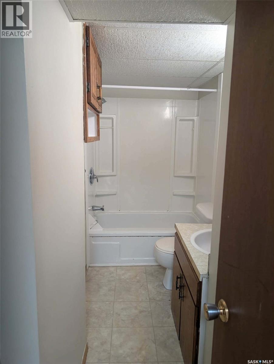 412 Iroquois Street W, Moose Jaw, Saskatchewan  S6H 5B3 - Photo 25 - SK028527
