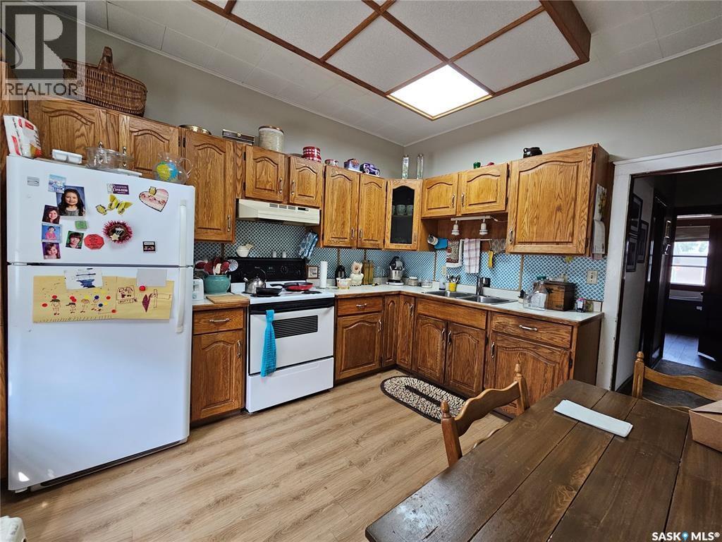 412 Iroquois Street W, Moose Jaw, Saskatchewan  S6H 5B3 - Photo 7 - SK028527