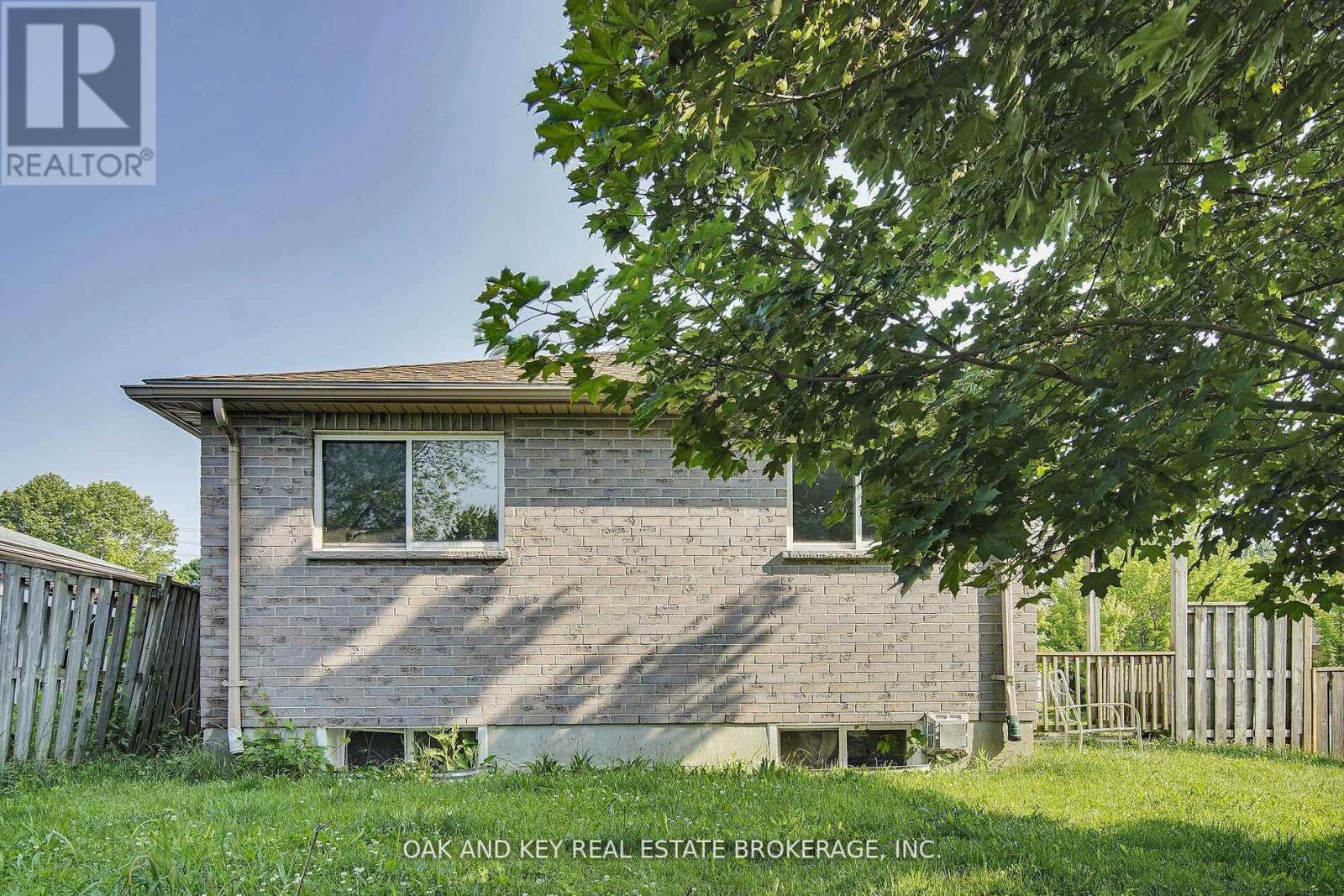 330 Fleming Drive, London East, Ontario  N5V 4Y6 - Photo 5 - X12788612