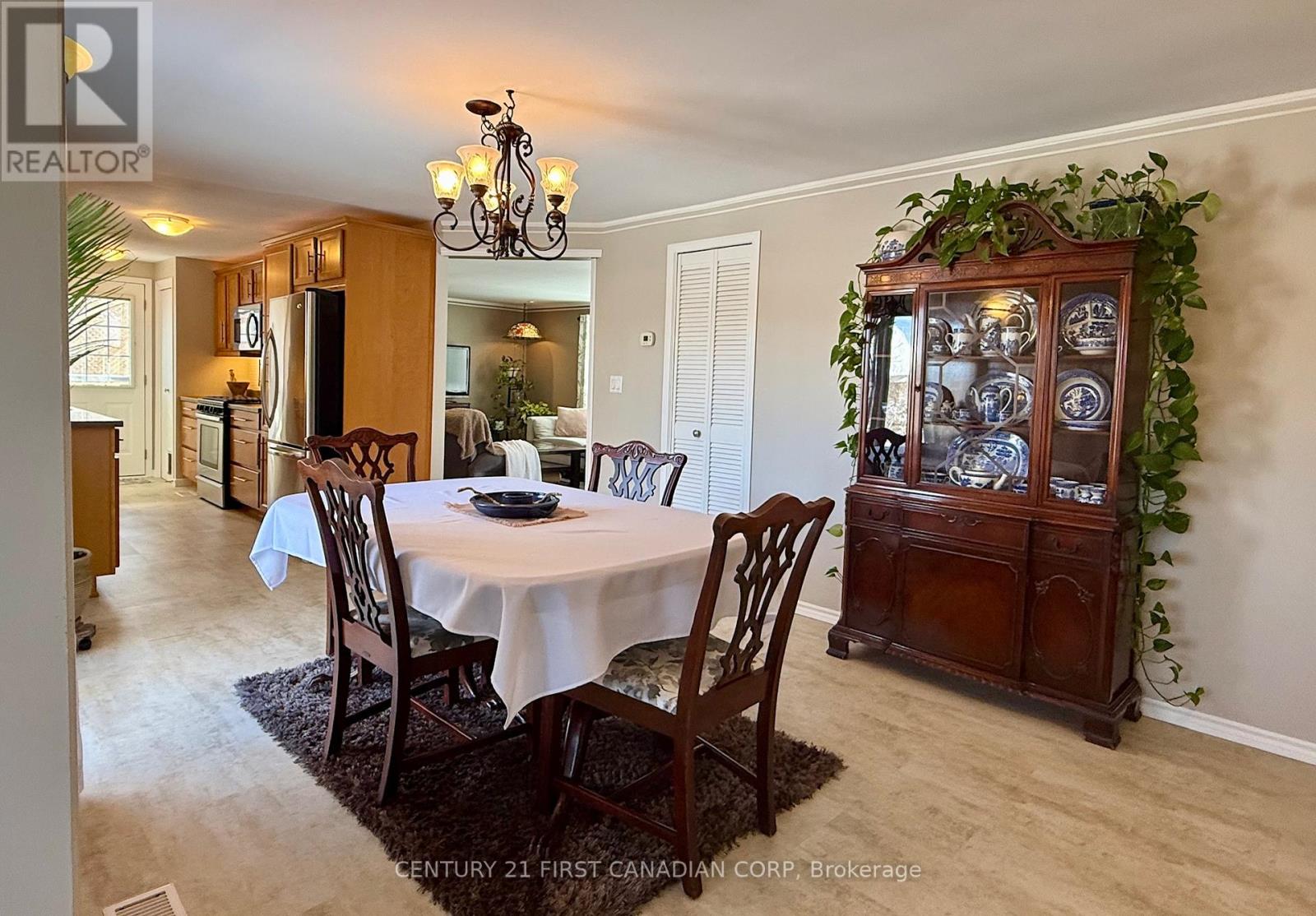 29 Maple Grove Court, South Huron, Ontario  N0M 1T0 - Photo 13 - X12788618