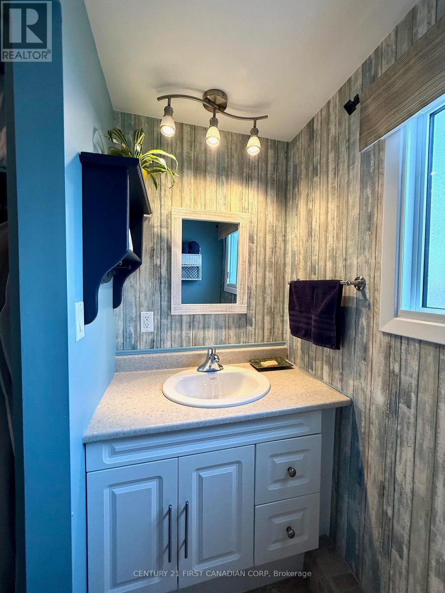 29 Maple Grove Court, South Huron, Ontario  N0M 1T0 - Photo 38 - X12788618