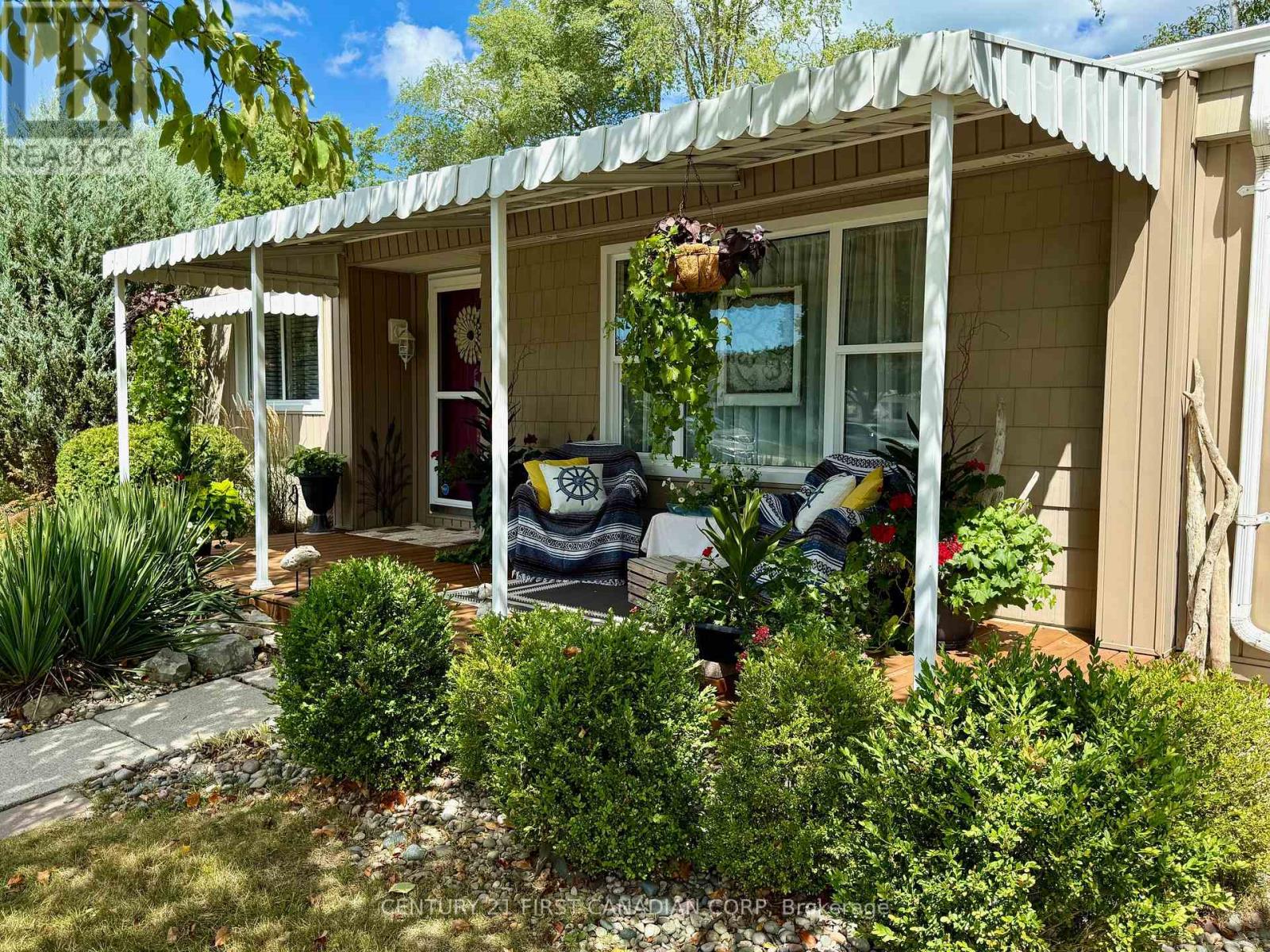 29 Maple Grove Court, South Huron, Ontario  N0M 1T0 - Photo 42 - X12788618