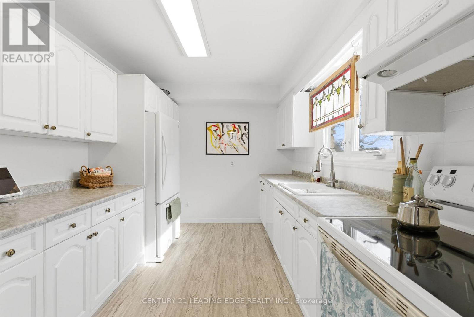 581 Arnhem Drive, Oshawa (O'neill), Ontario  L1G 2J7 - Photo 5 - E12768560