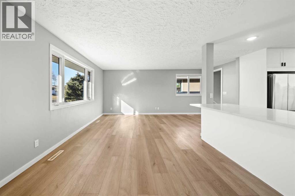 4520 Greenview Drive Ne, Calgary, Alberta  T2E 5R6 - Photo 5 - A2284260