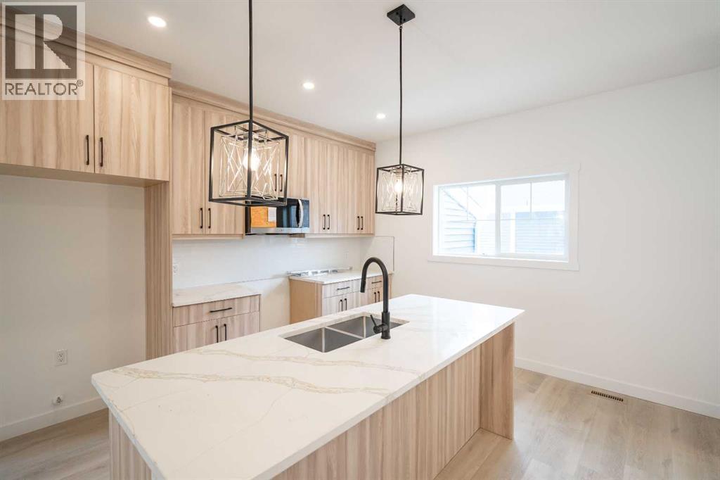 90 Baysprings Terrace Sw, Airdrie, Alberta  T4B 4A8 - Photo 5 - A2284616