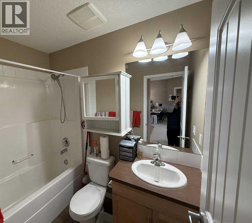 1403, 175 Panatella Hill Nw, Calgary, Alberta  T3K 0V9 - Photo 15 - A2286350
