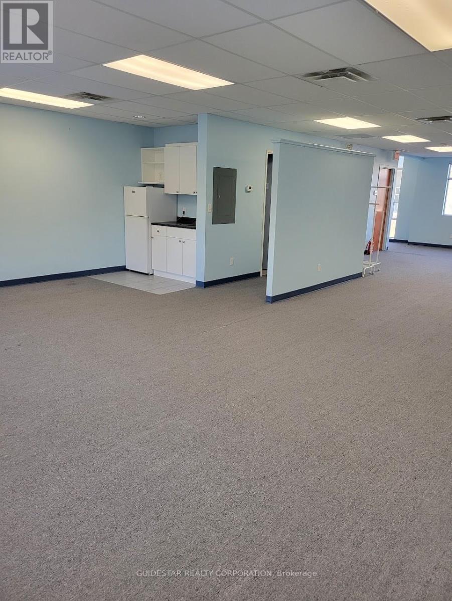 210 - 35 Auriga Drive, Ottawa, Ontario  K2E 8B7 - Photo 5 - X12788598