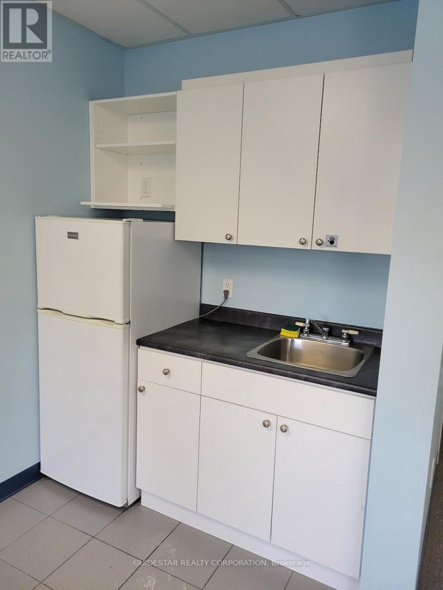 210 - 35 Auriga Drive, Ottawa, Ontario  K2E 8B7 - Photo 6 - X12788598