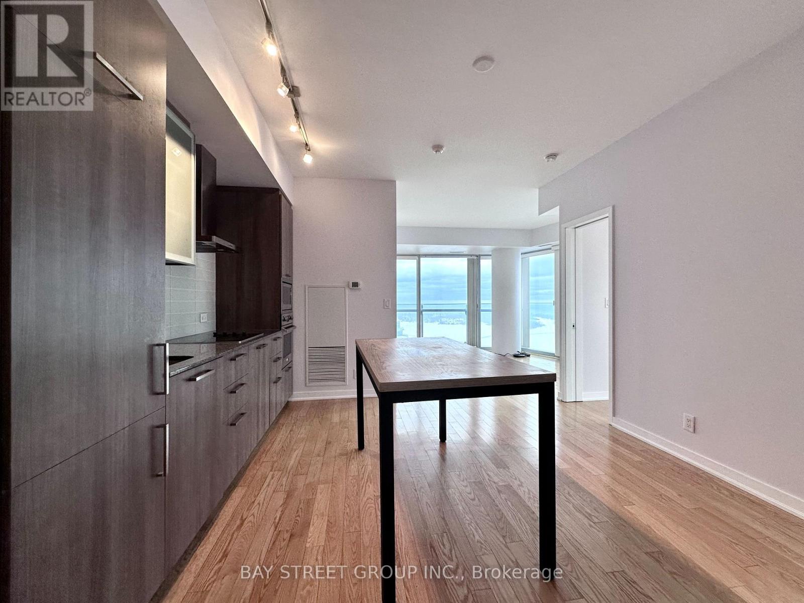 3704 - 12 York Street, Toronto (Waterfront Communities), Ontario  M5J 0A9 - Photo 28 - C12784588