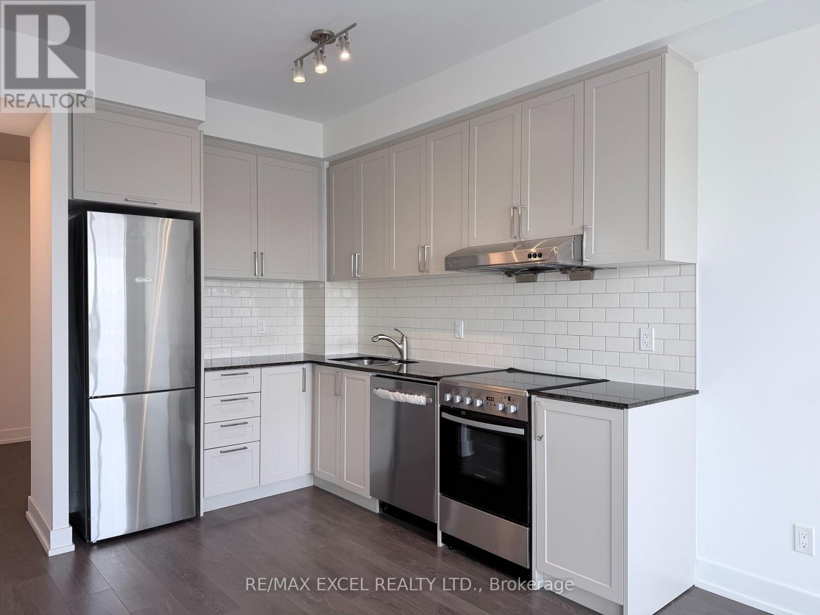 527w - 268 Buchanan Drive, Markham, Ontario  L3R 8G9 - Photo 2 - N12787142