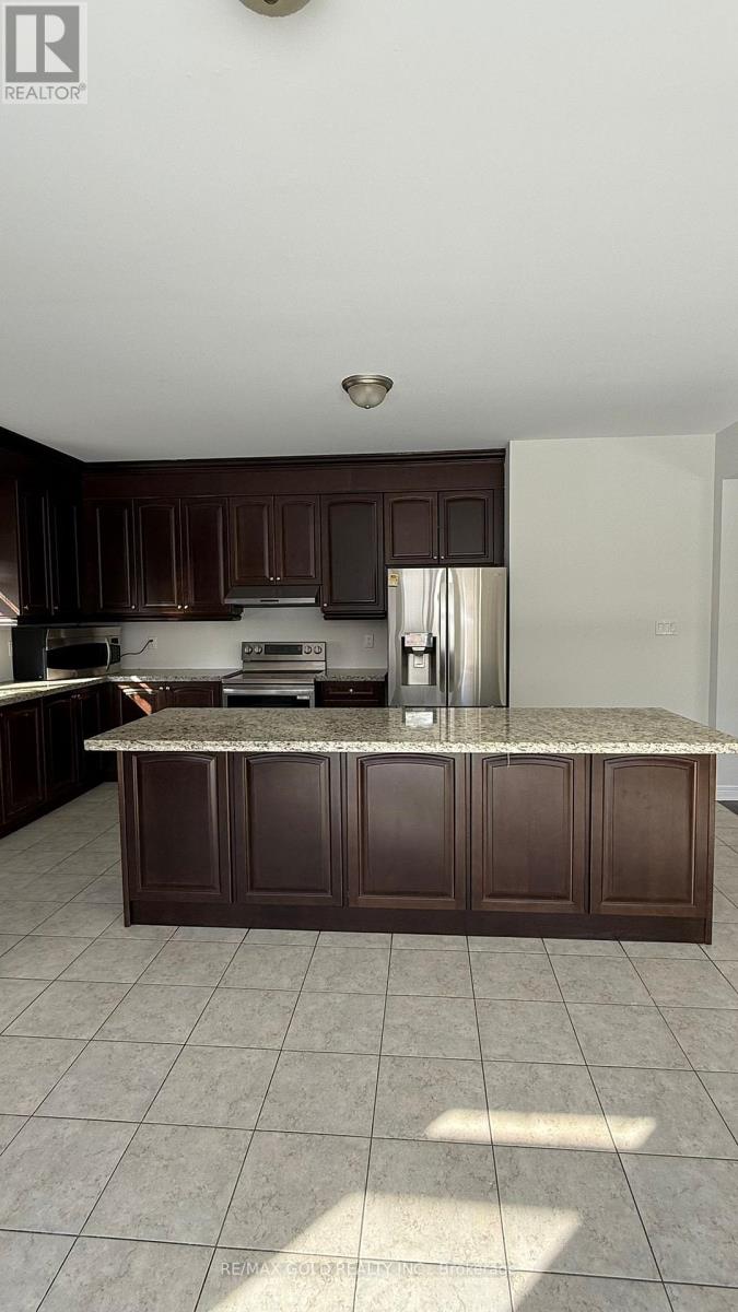 29 Attraction Drive, Brampton, Ontario  L6Y 2Z8 - Photo 5 - W12772192