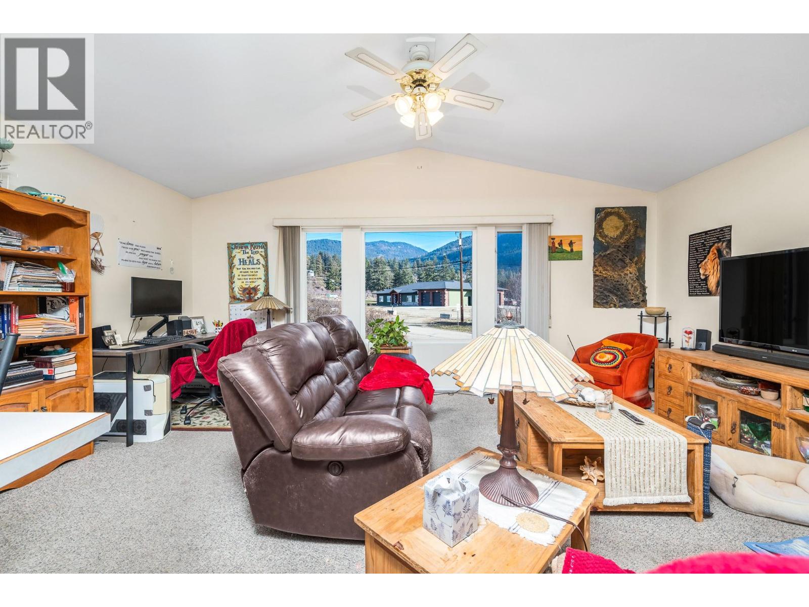 5964 Star Road, Vernon, British Columbia  V1B 3P4 - Photo 33 - 10375395