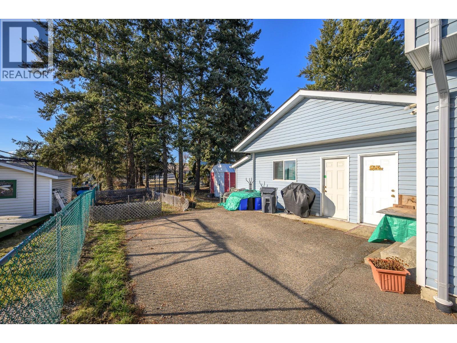 5964 Star Road, Vernon, British Columbia  V1B 3P4 - Photo 41 - 10375395